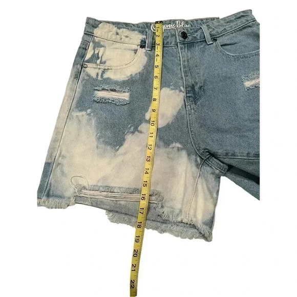 WOMEN’S ORGANIC BLUE DISTRESSED ACID WASH DENIM SHORTS•SIZE 31•NWT• - Picture 4 of 10